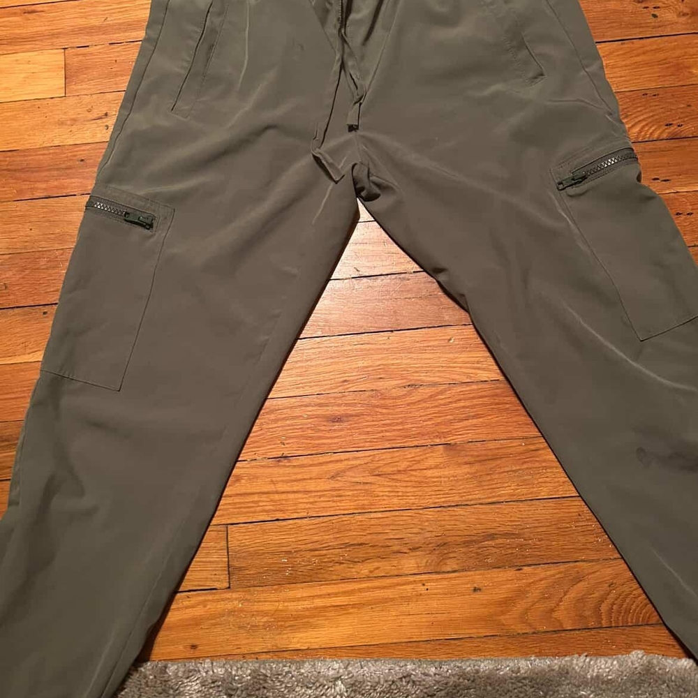 Womans Olive Cargo Pants Size 8